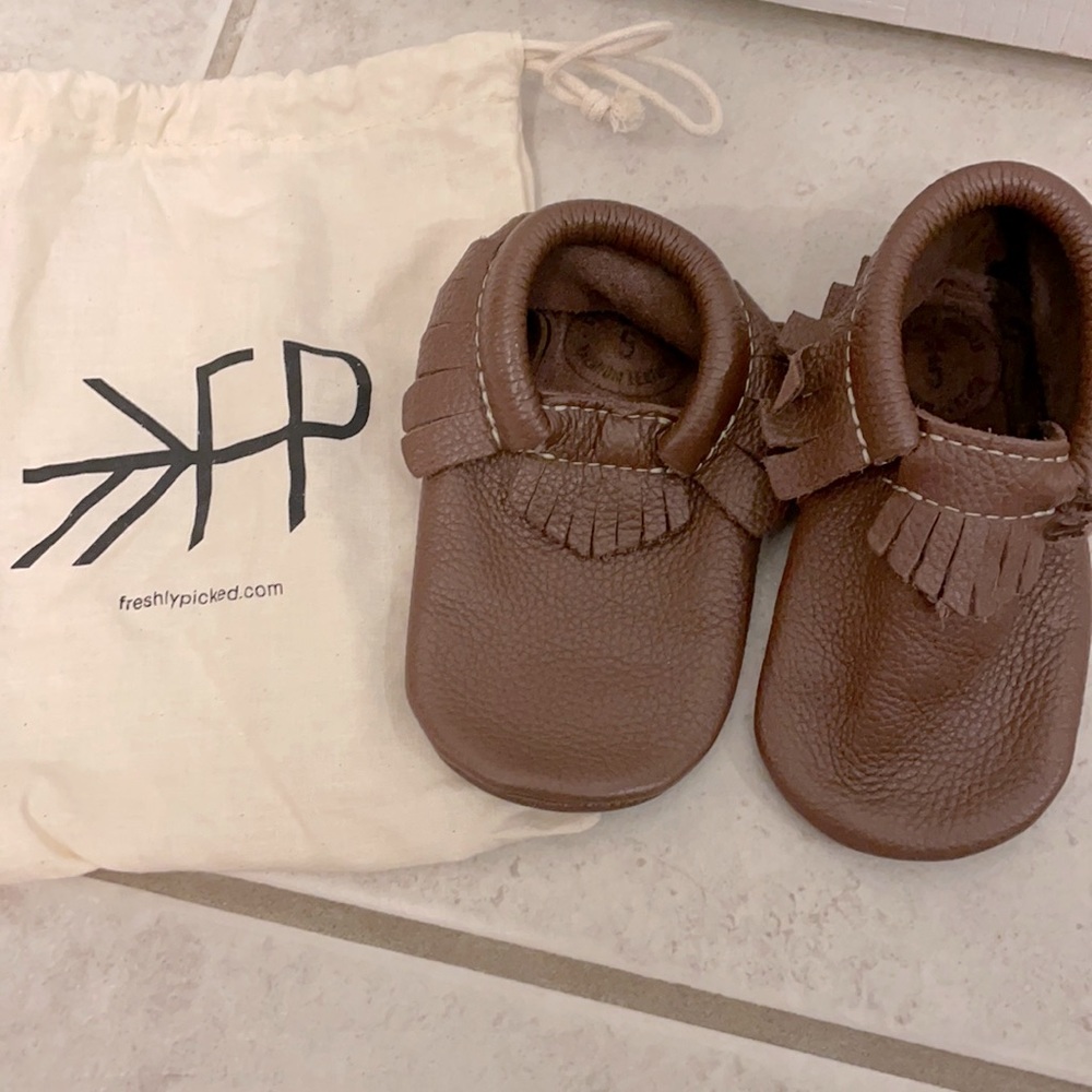 Freshly Picked baby moccasins size 5